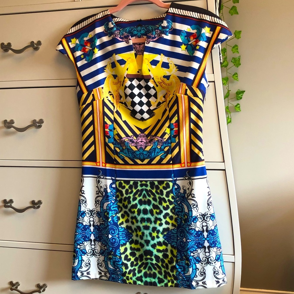 *NEW* Maximalist Vibrant Patterned Statement Structured Mini Dress (Size…